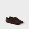 Sznurowane buty z zamszu