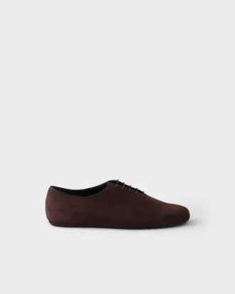 Sznurowane buty z zamszu
