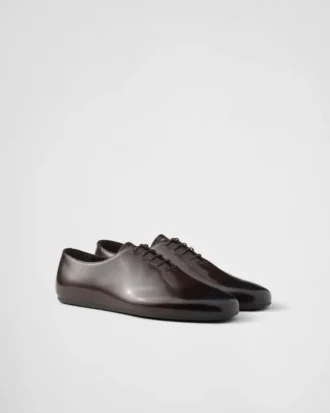 Sznurowane buty ze szczotkowanej skóry
