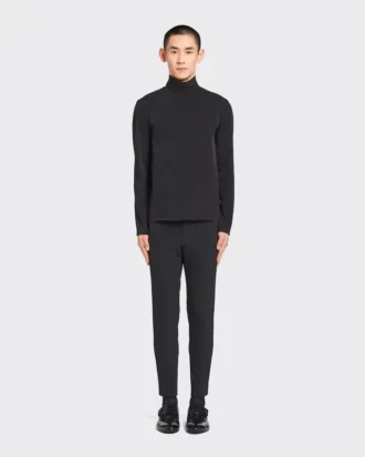 Techniczny sweter z golfem