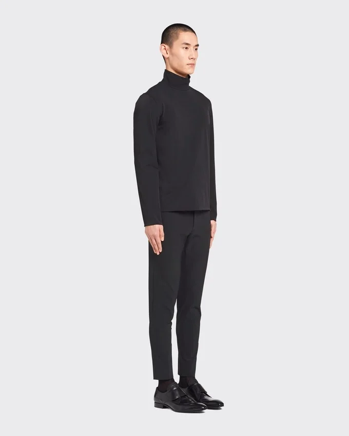 Techniczny sweter z golfem Techniczny sweter z golfem