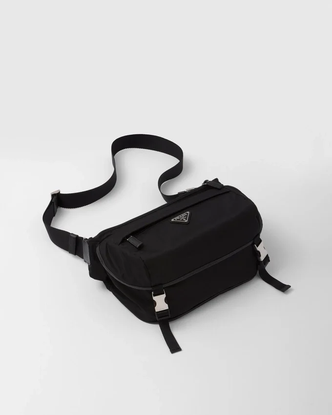 Torba na ramię z nylonu Re-Nylon i skóry Saffiano Torba na ramię z nylonu Re-Nylon i skóry Saffiano