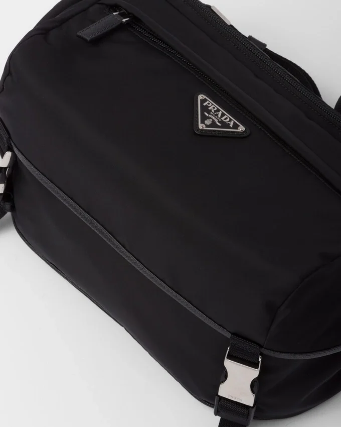 Torba na ramię z nylonu Re-Nylon i skóry Saffiano Torba na ramię z nylonu Re-Nylon i skóry Saffiano