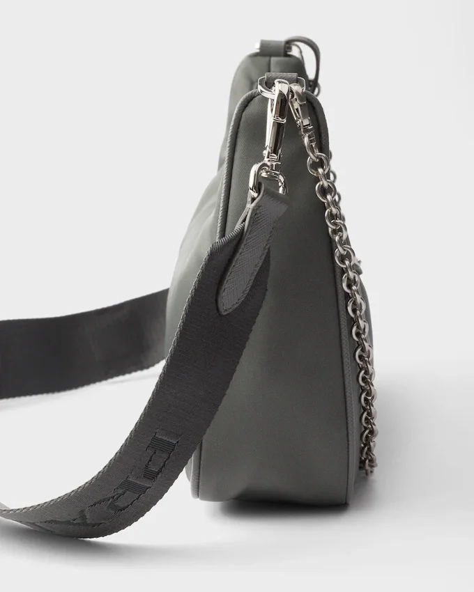 Torebka Prada Re-Edition 2005 z materiału Re-Nylon Torebka Prada Re-Edition 2005 z materiału Re-Nylon
