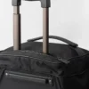 Walizka na kółkach z tkaniny Re-Nylon i skóry Saffiano Walizka na kółkach z tkaniny Re-Nylon i skóry Saffiano
