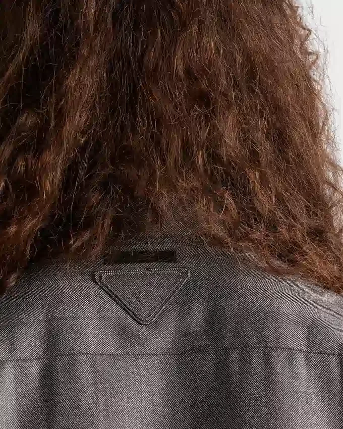 Wełniana koszula zapinana na zamek Wełniana koszula zapinana na zamek