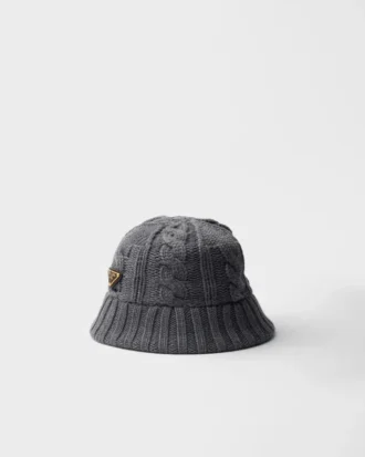 Wełniany kapelusz typu bucket