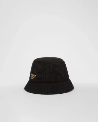 Wełniany kapelusz typu bucket