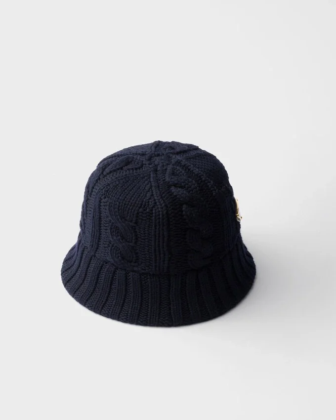 Wełniany kapelusz typu bucket Wełniany kapelusz typu bucket