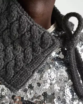 Wełniany kołnierz z dzianiny typu cable-knit