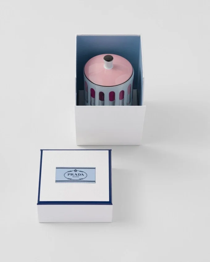 Świeca zapachowa z porcelany – styl szminki Świeca zapachowa z porcelany – styl szminki