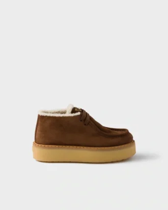 Zamszowe botki typu chukka