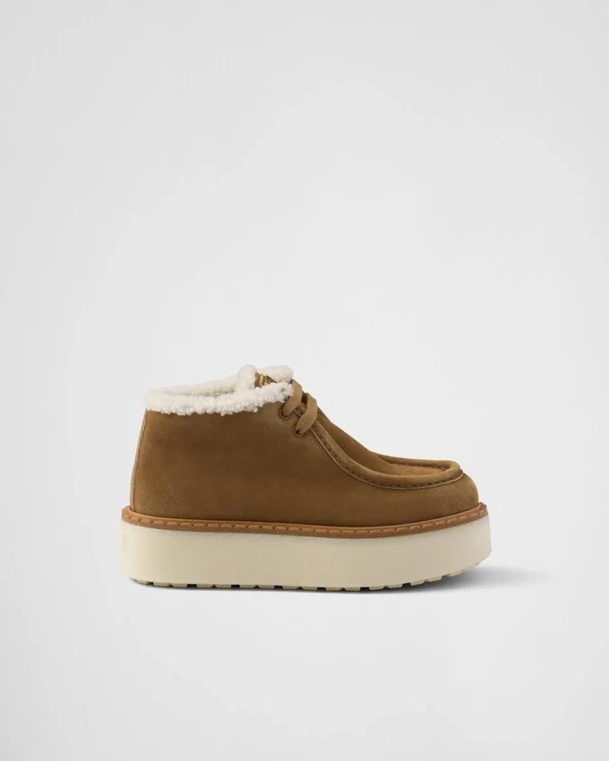 Zamszowe botki typu chukka Zamszowe botki typu chukka