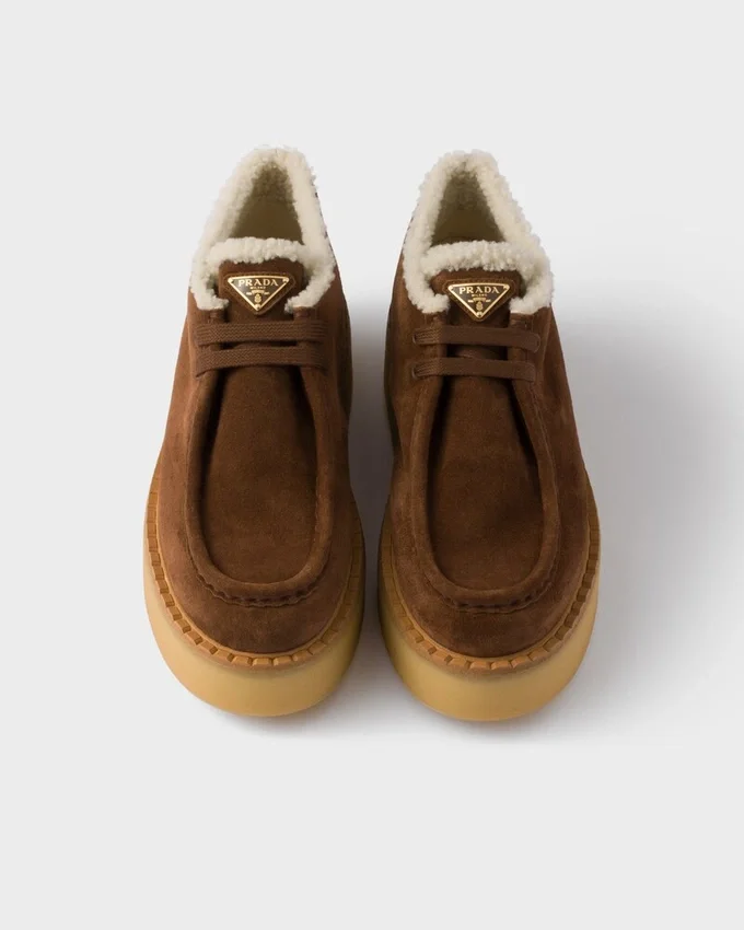 Zamszowe botki typu chukka Zamszowe botki typu chukka