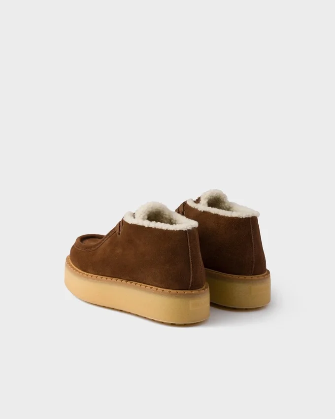 Zamszowe botki typu chukka Zamszowe botki typu chukka