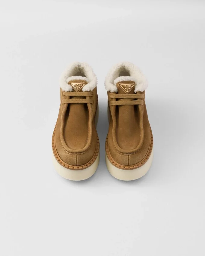 Zamszowe botki typu chukka Zamszowe botki typu chukka