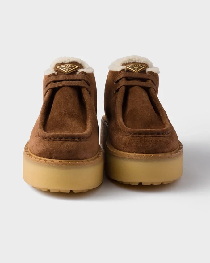 Zamszowe botki typu chukka Zamszowe botki typu chukka