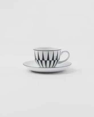 Zestaw czterech porcelanowych filiżanek do espresso – paski