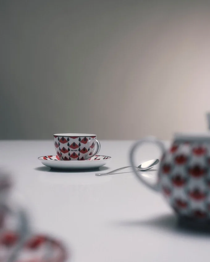 Zestaw czterech porcelanowych filiżanek do espresso – Vienna Red Zestaw czterech porcelanowych filiżanek do espresso – Vienna Red