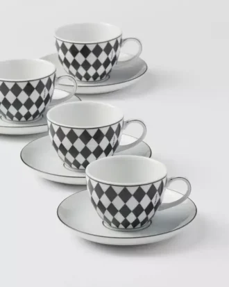 Zestaw czterech porcelanowych filiżanek do espresso – wzór szachownicy