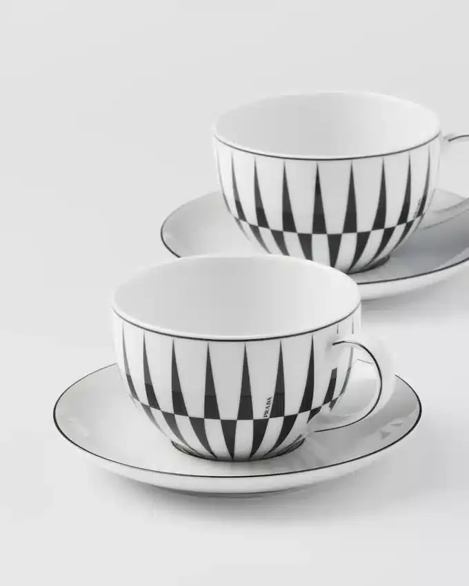 Zestaw dwóch porcelanowych filiżanek do cappuccino – paski Zestaw dwóch porcelanowych filiżanek do cappuccino – paski