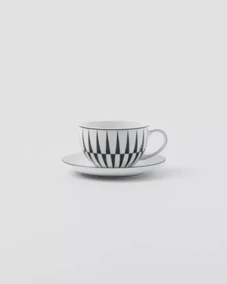 Zestaw dwóch porcelanowych filiżanek do herbaty – paski