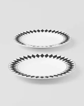 Zestaw dwóch porcelanowych talerzy obiadowych – szachownica
