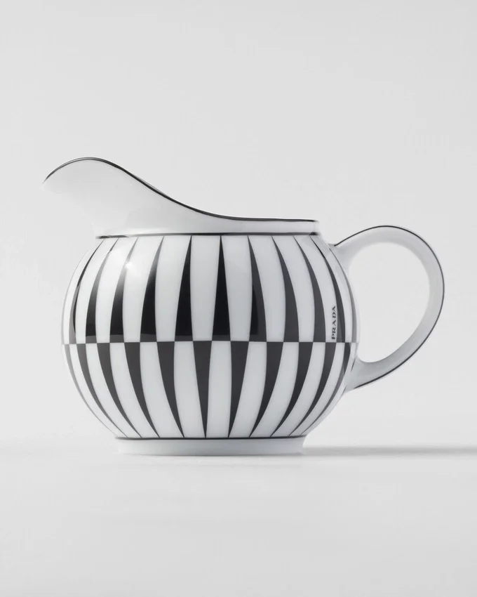 Zestaw porcelanowego dzbanka na mleko i cukiernicy – paski Zestaw porcelanowego dzbanka na mleko i cukiernicy – paski
