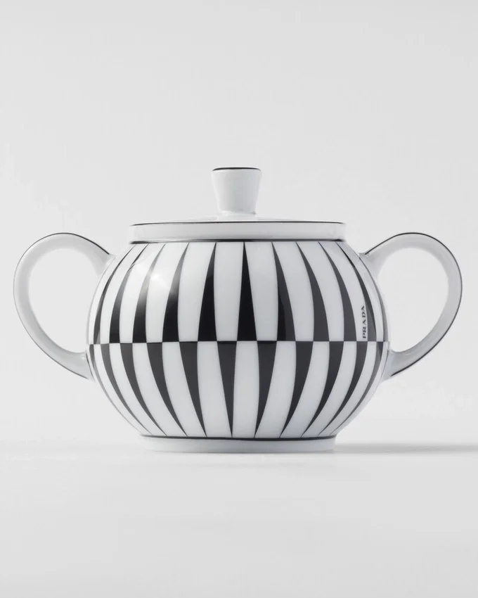 Zestaw porcelanowego dzbanka na mleko i cukiernicy – paski Zestaw porcelanowego dzbanka na mleko i cukiernicy – paski
