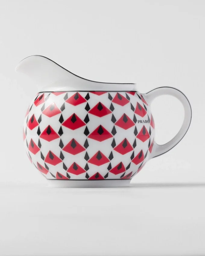 Zestaw porcelanowego dzbanka na mleko i cukiernicy – Vienna Red Zestaw porcelanowego dzbanka na mleko i cukiernicy – Vienna Red