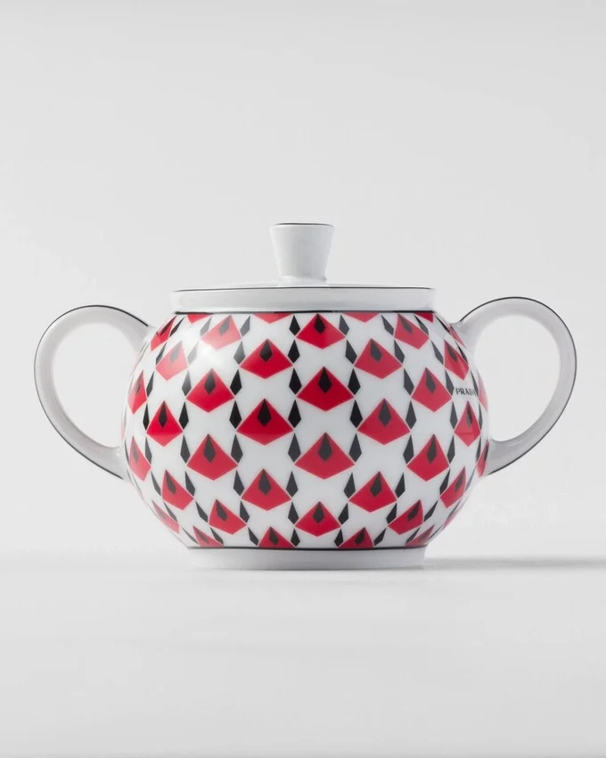 Zestaw porcelanowego dzbanka na mleko i cukiernicy – Vienna Red Zestaw porcelanowego dzbanka na mleko i cukiernicy – Vienna Red